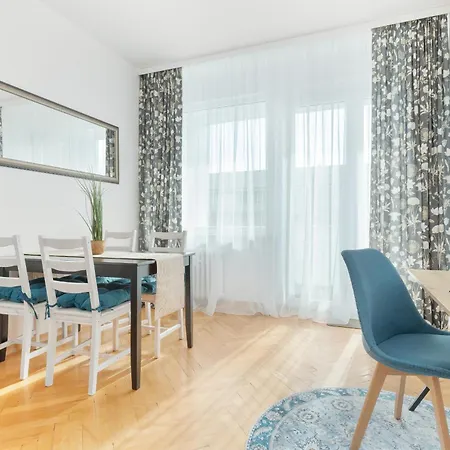 Stylowe W Centrum Gdyni I Blisko Plazy By Renters グディニャ